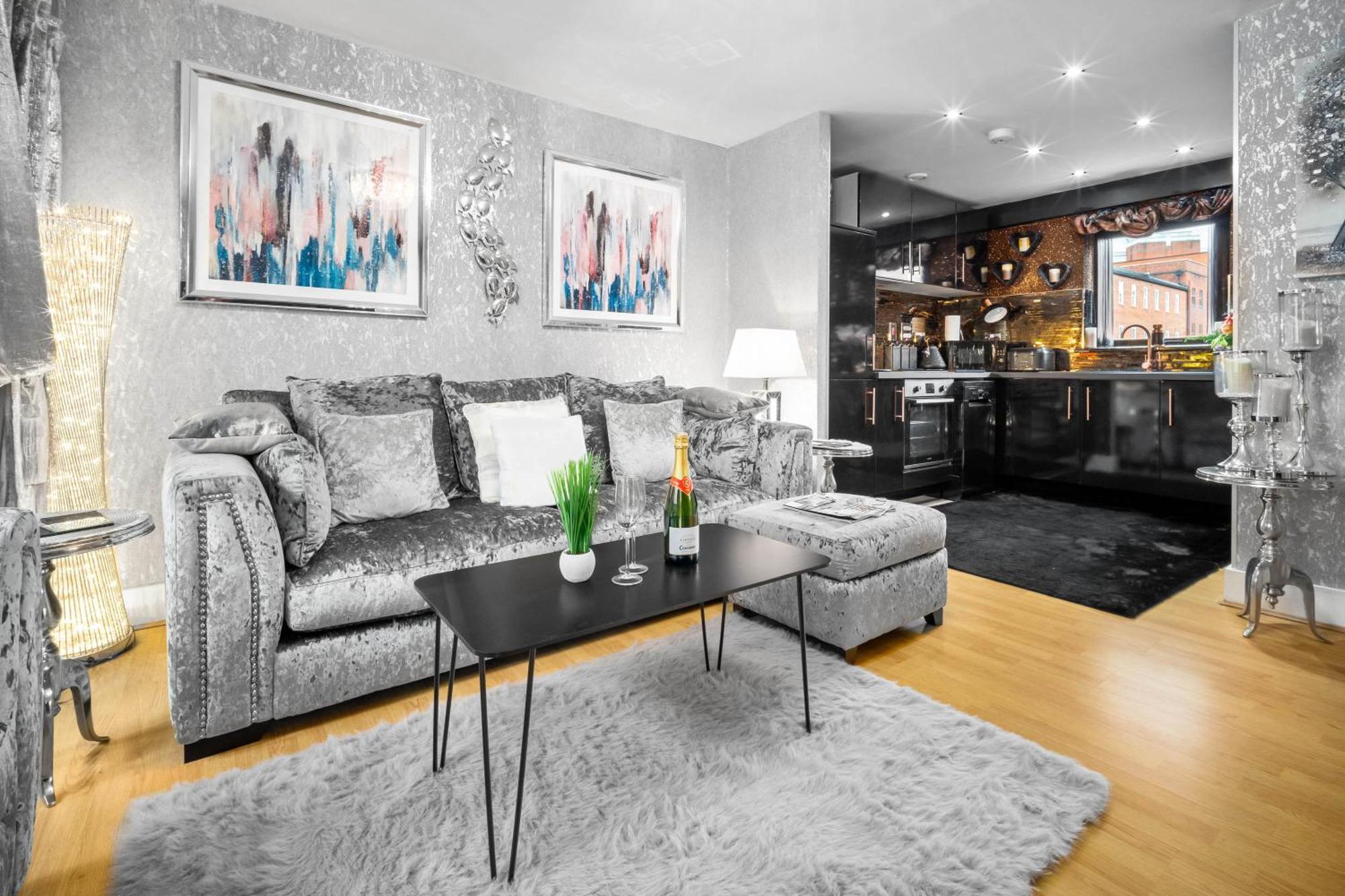 Luxury 1 Bed Flat With Parking 11K - Top Rated - Netflix - Wifi - 70 Inch Smart Tv - Birmingham City Centre - Tv In Bedroom - Top Rated Kültér fotó